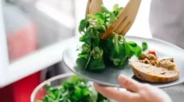 أطباء يحددون 5 أطعمة أساسية لتنقية الكبد من السموم والدهون 1